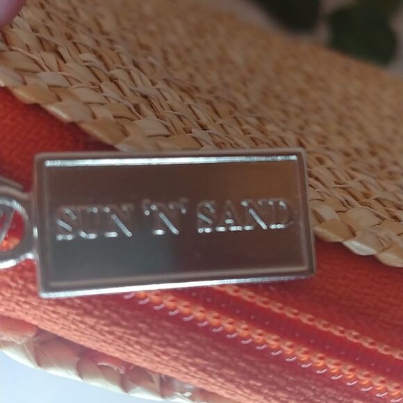 Sun "N" Sand. Perfect Vacation Straw Hand Bag. Like New! - Picture 10 of 11
